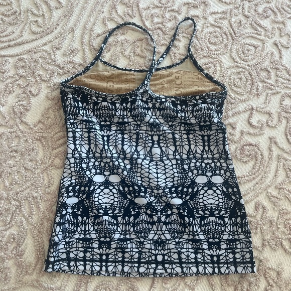 Old School Lululemon Size 8 Power Y Tank - Picture 3 of 4